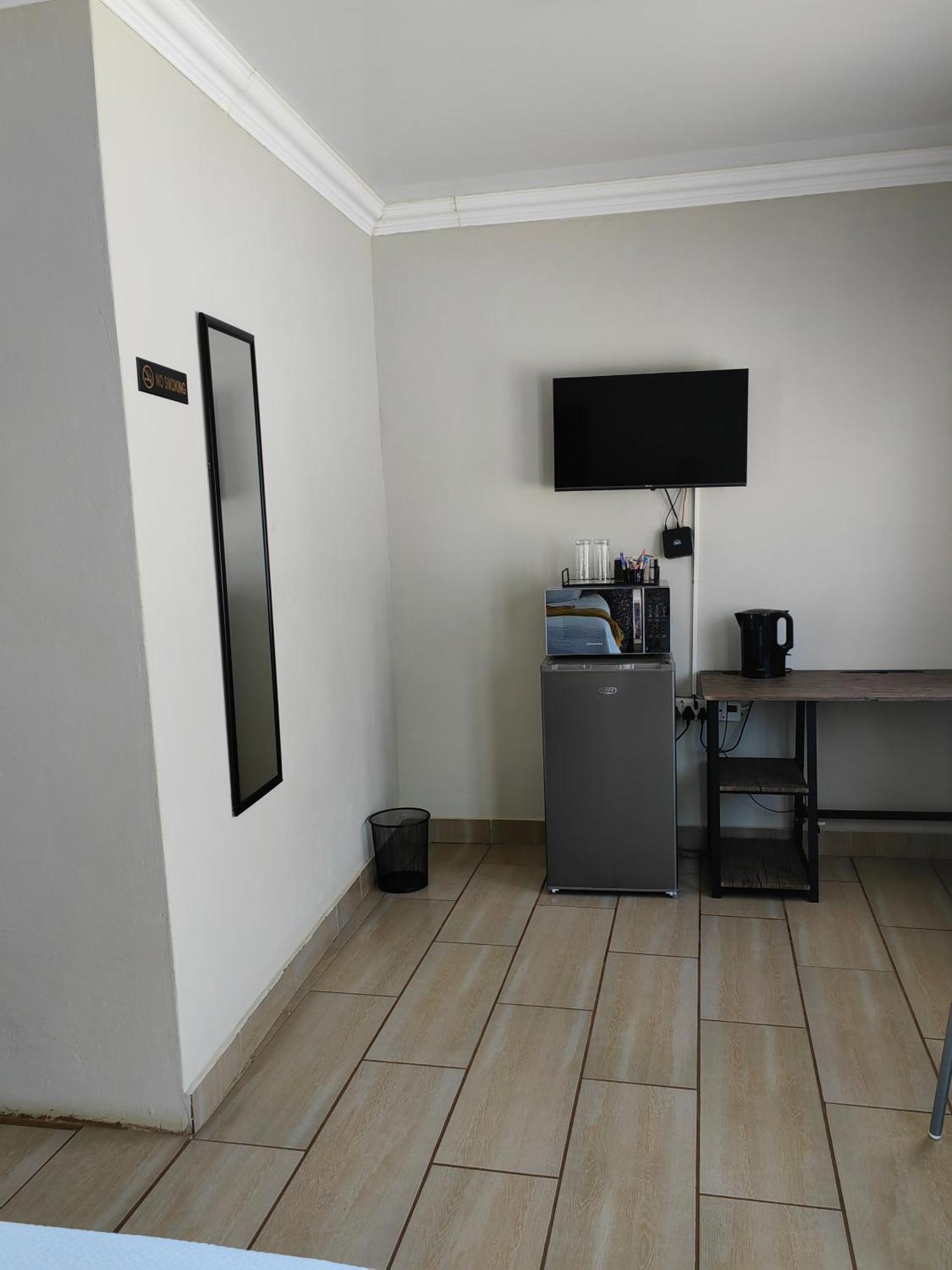 Back Of The Moon Guesthouse Kuruman Dış mekan fotoğraf