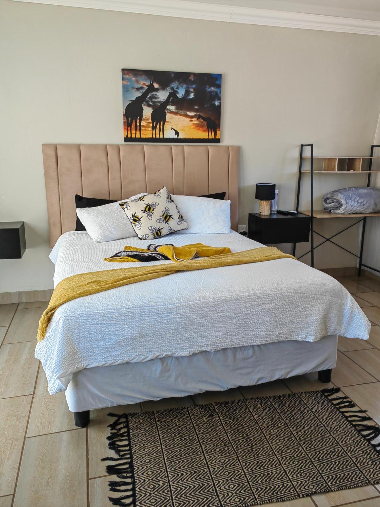 Back Of The Moon Guesthouse Kuruman Dış mekan fotoğraf